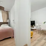 Rentplanet - Podgorze Daire *